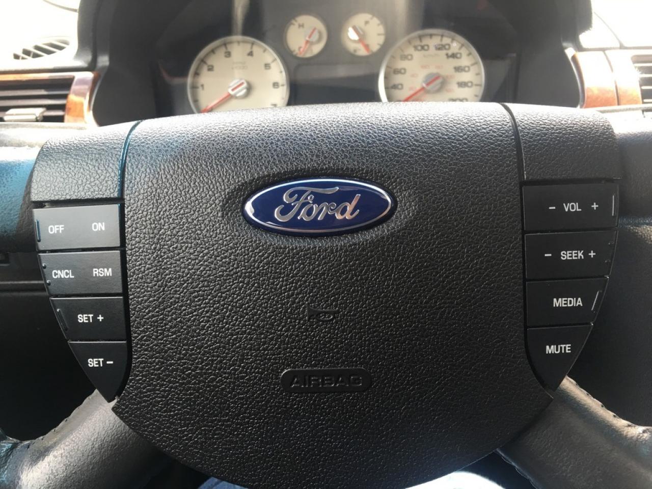 637881