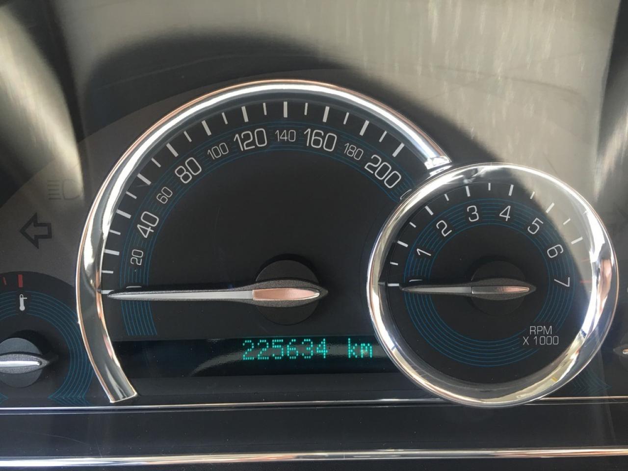 637885