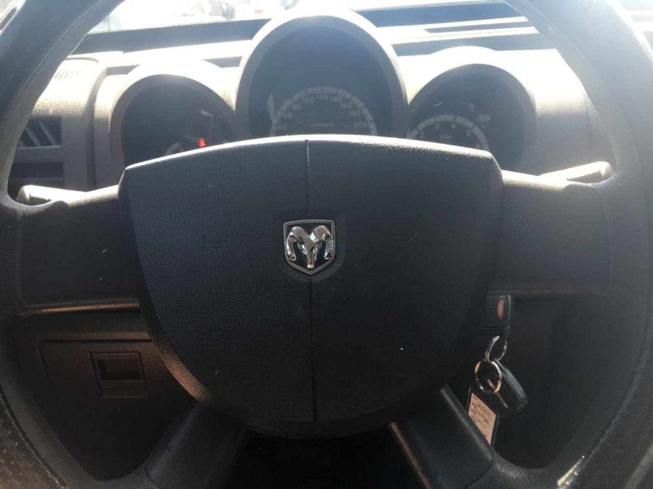 637899
