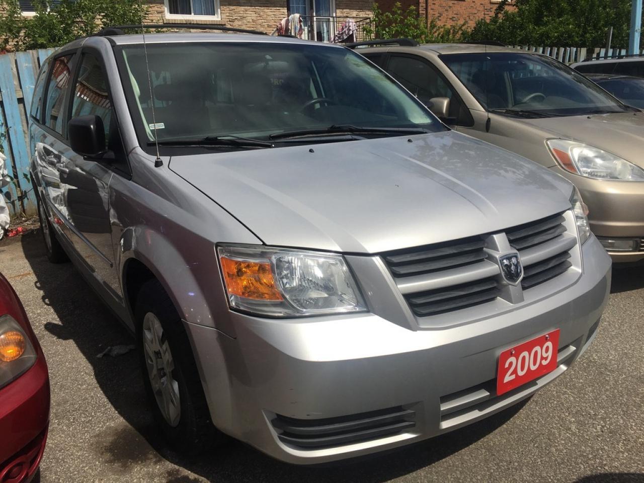 Used 2009 Dodge Grand Caravan SE Stow n Go Aux Triple Zone Climate for sale in Toronto, ON