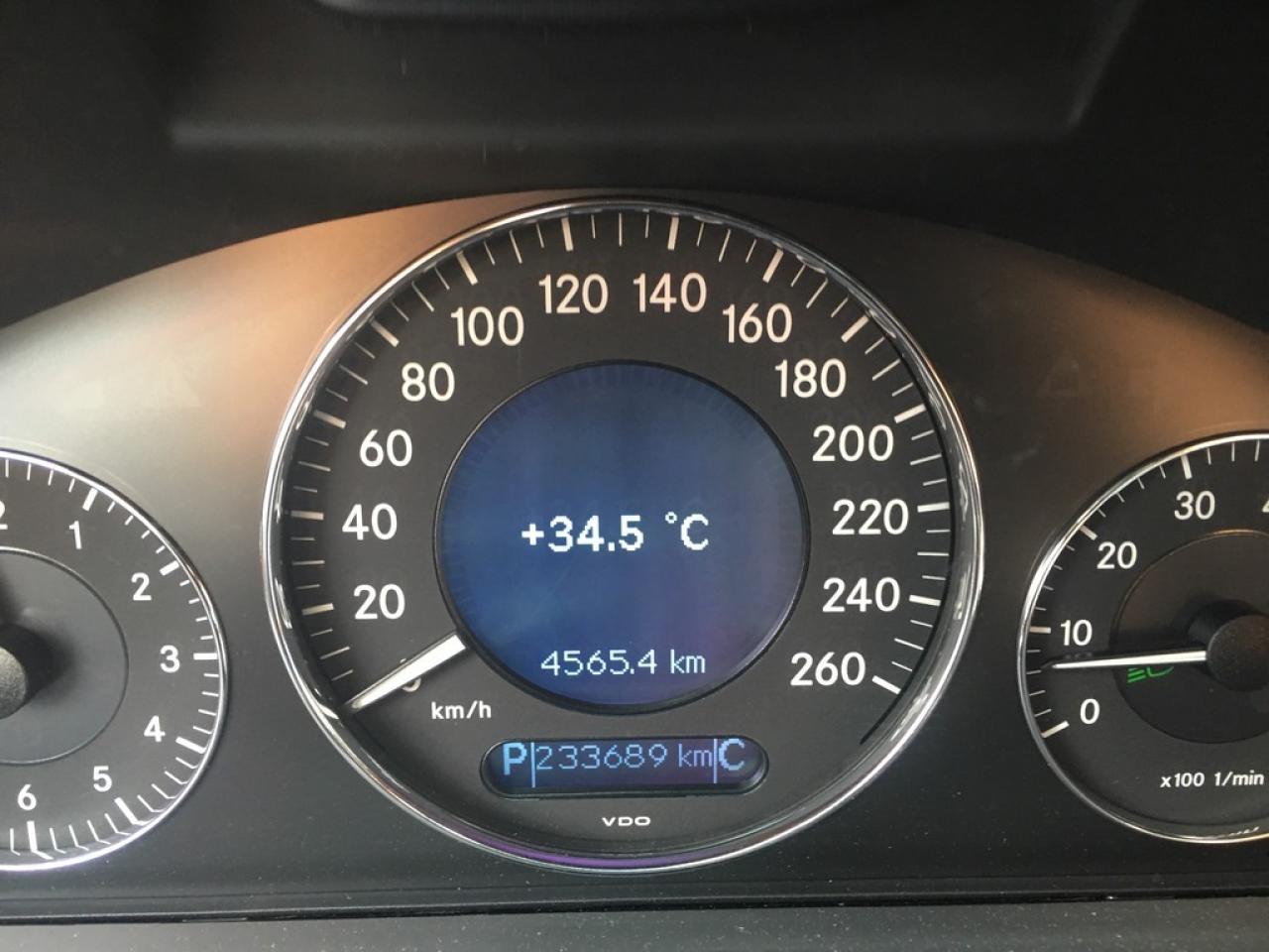 637913