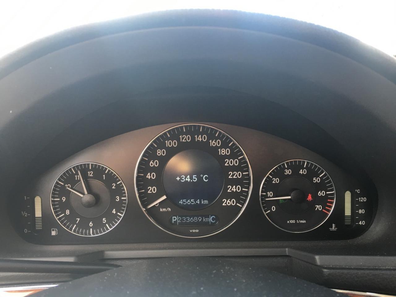 637913