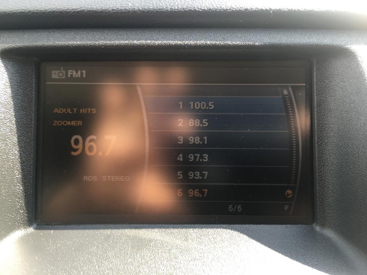 637929
