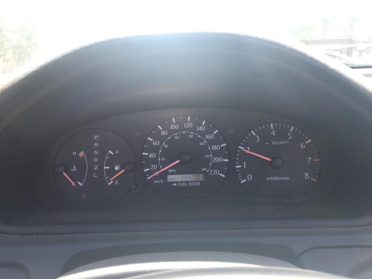 637930