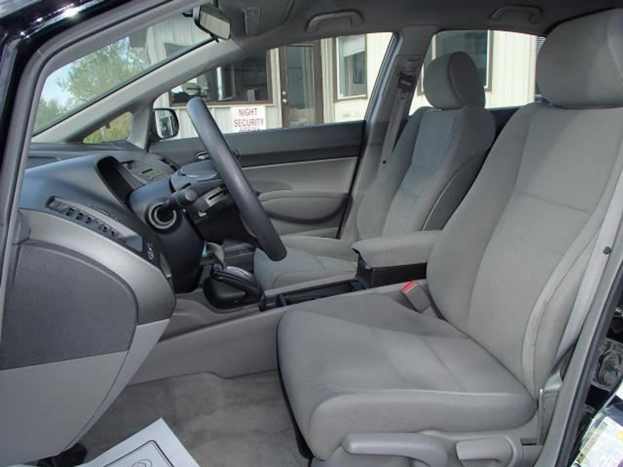 638131.11177068