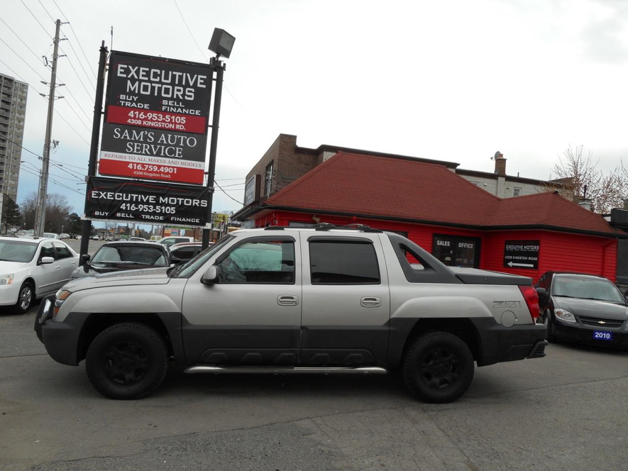 Used 2004 Chevrolet Avalanche Z71 4x4 for sale in Scarborough, ON