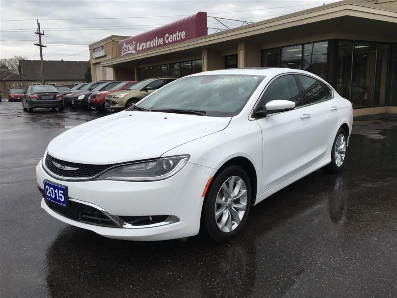 Used 2015 Chrysler 200 200C 3.6L V-6 LEATHER/NAVI/PANO ROOF $162.75 15K for sale in Picton, ON