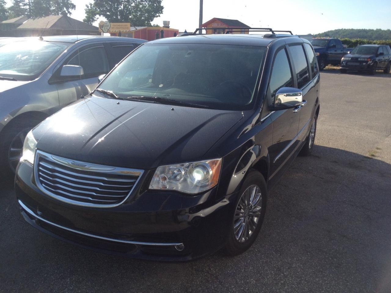 Used 2011 Chrysler Town & Country Limited for sale in Alliston, ON