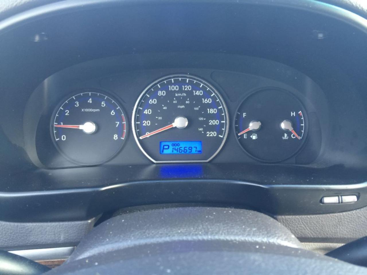 638890
