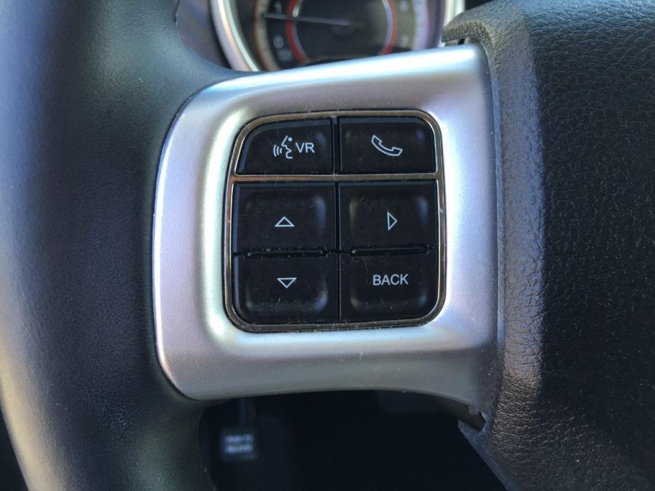 638893