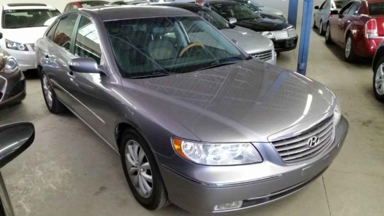 Used 2008 Hyundai Azera Limited for sale in London, ON