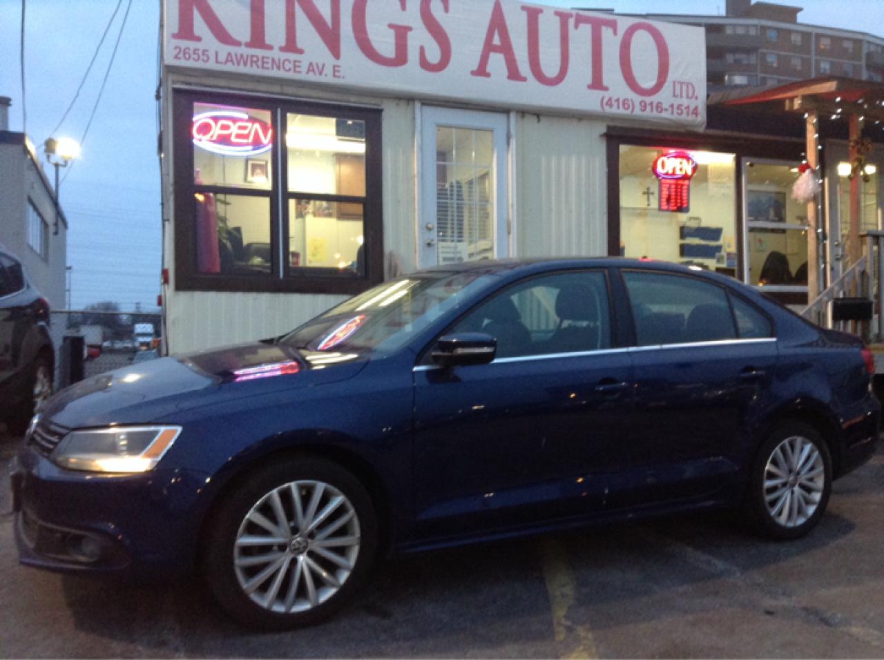 Used 2011 Volkswagen Jetta TDI Highline w/Navi Leather, Tech pkg navigation! for sale in Edmonton, AB