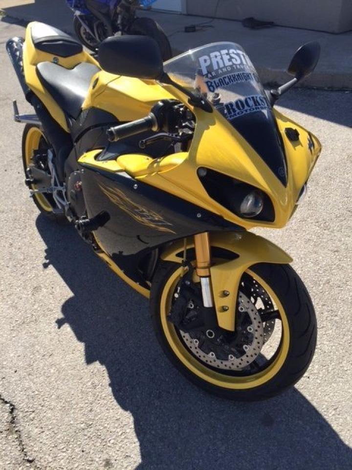 Used 2009 Yamaha R1 STREET/ SPORT BIKE for sale in Toronto, ON