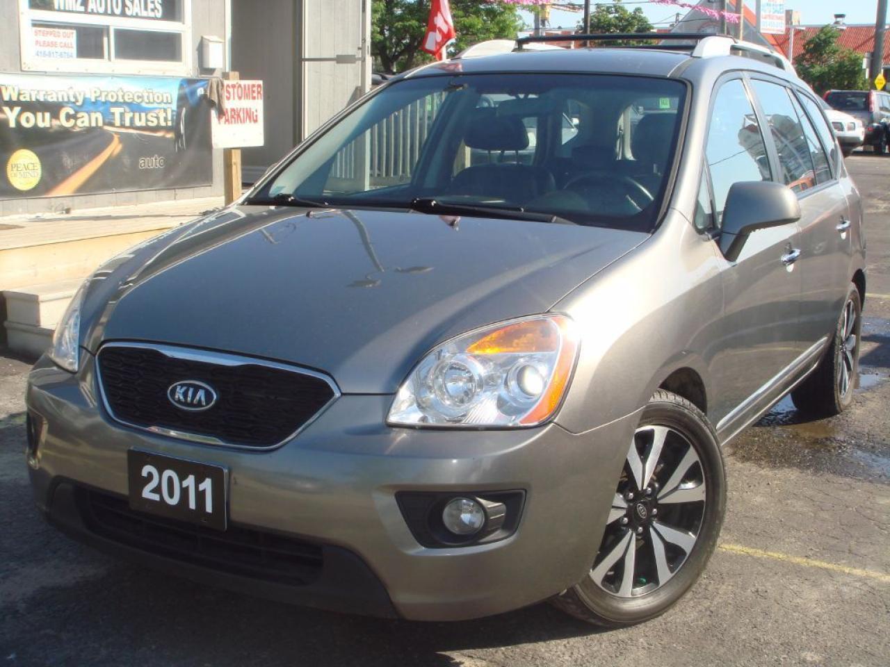 Used 2011 Kia Rondo EX w/3rd Row for sale in Brampton, ON