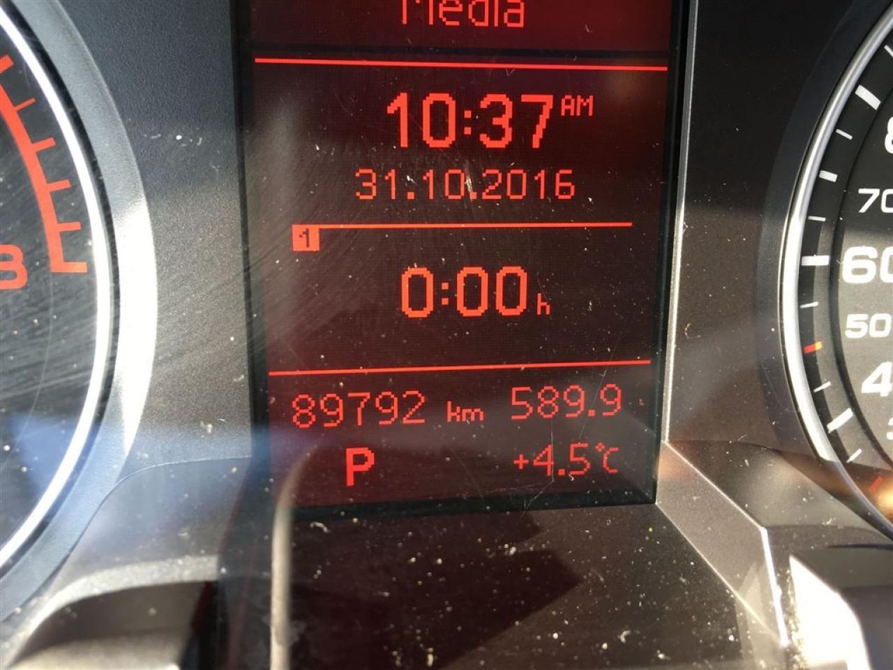639933