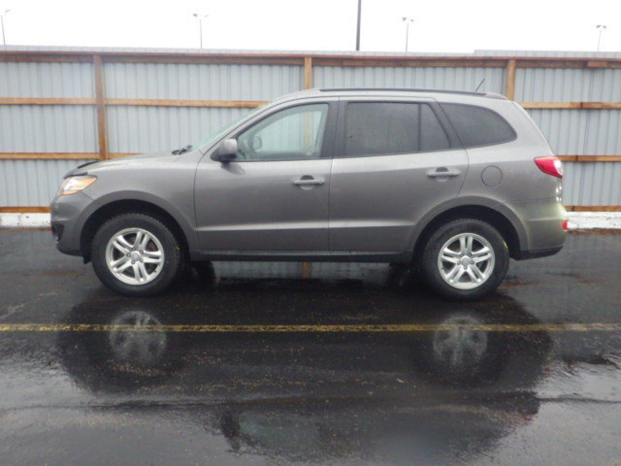 Used 2010 Hyundai Santa Fe GL FWD for sale in New Minas, NS