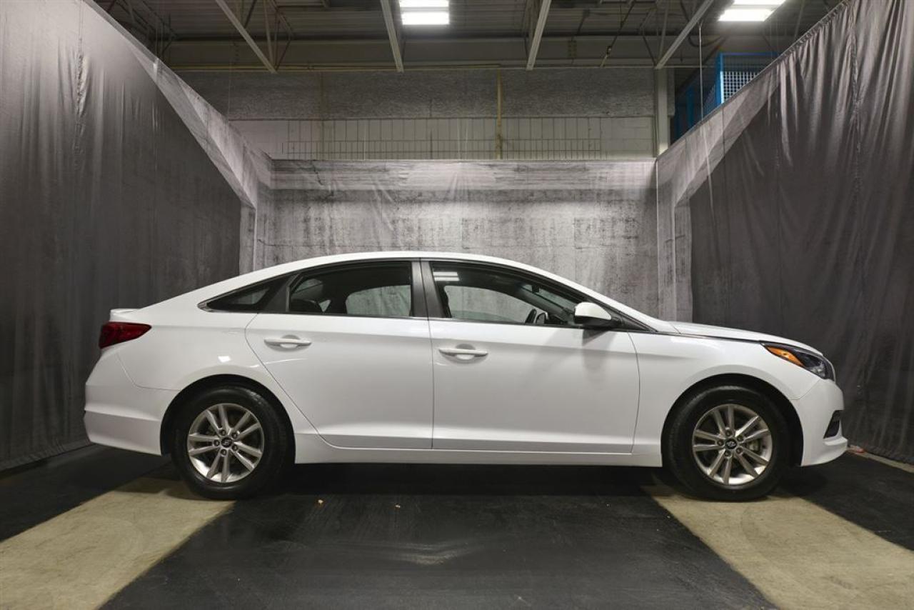 Used 2015 Hyundai Sonata GL w/ AUTOMATIC / BACK-UP CAMERA for sale in Stettler, AB