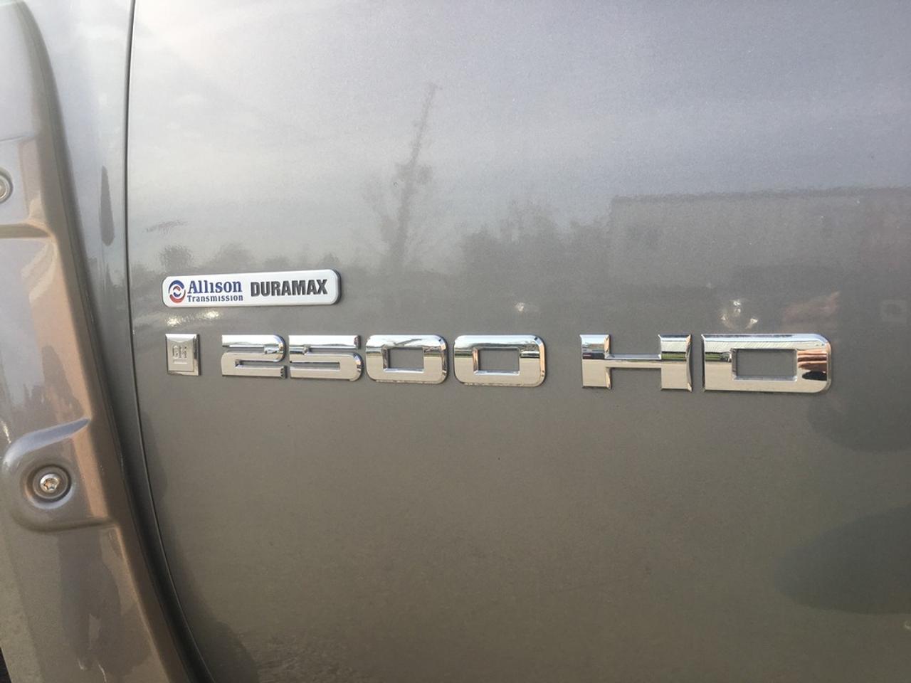 640133.11205378