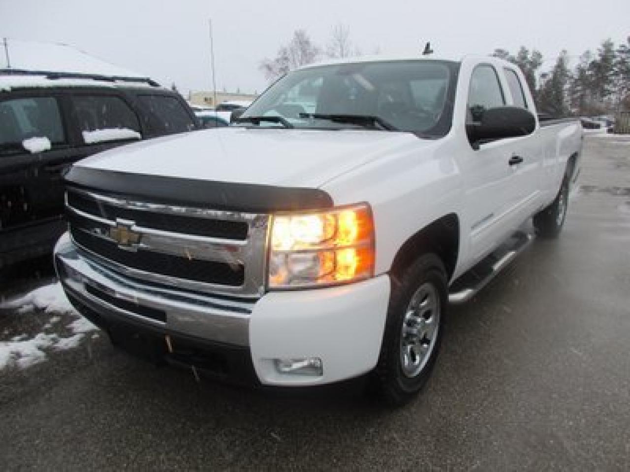 Used 2011 Chevrolet Silverado 1500 'GREAT VALUE' READY TO WORK LT MODEL 6 PASSENGER 5.3L - VORTEC.. 4X4.. EXT-CAB.. LONG BOX.. CD/AUX INPUT.. KEYLESS ENTRY.. for sale in Keswick, ON