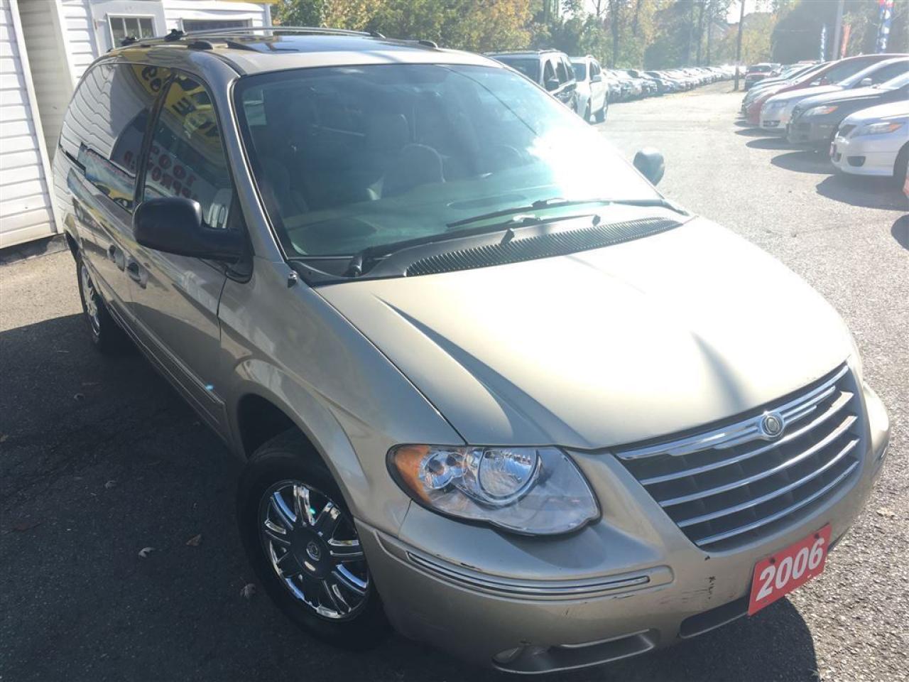Used 2006 Chrysler Town & Country Limited/LEATHER/ROOF/DVD/LOADED/ALLOYS for sale in Pickering, ON