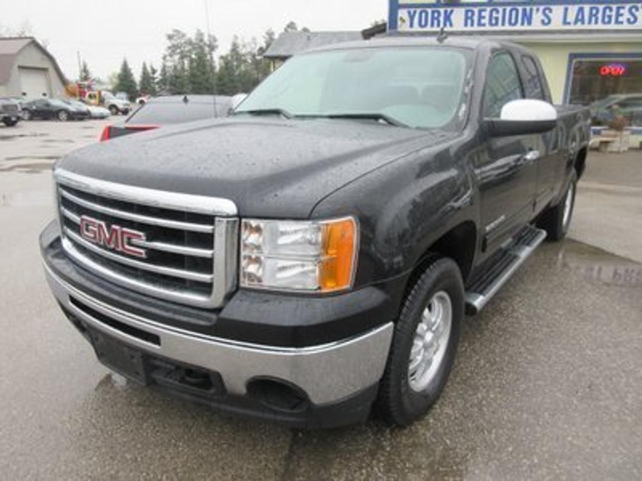 4.8L - V8 - VORTEC - OHV 16 VALVE ENGINE
4X4
EXTENDED-CAB
SHORT BOX
RUNNING BOARDS
TONNEAU COVER
TRACTION CONTROL
TOW SUPPORT
CLOTH INTERIOR
AM/FM/CD PLAYER
AUX INPUT
KEYLESS ENTRY
FOG LIGHTS
ON-STAR
MULTI-FUNCTIONAL STEERING WHEEL