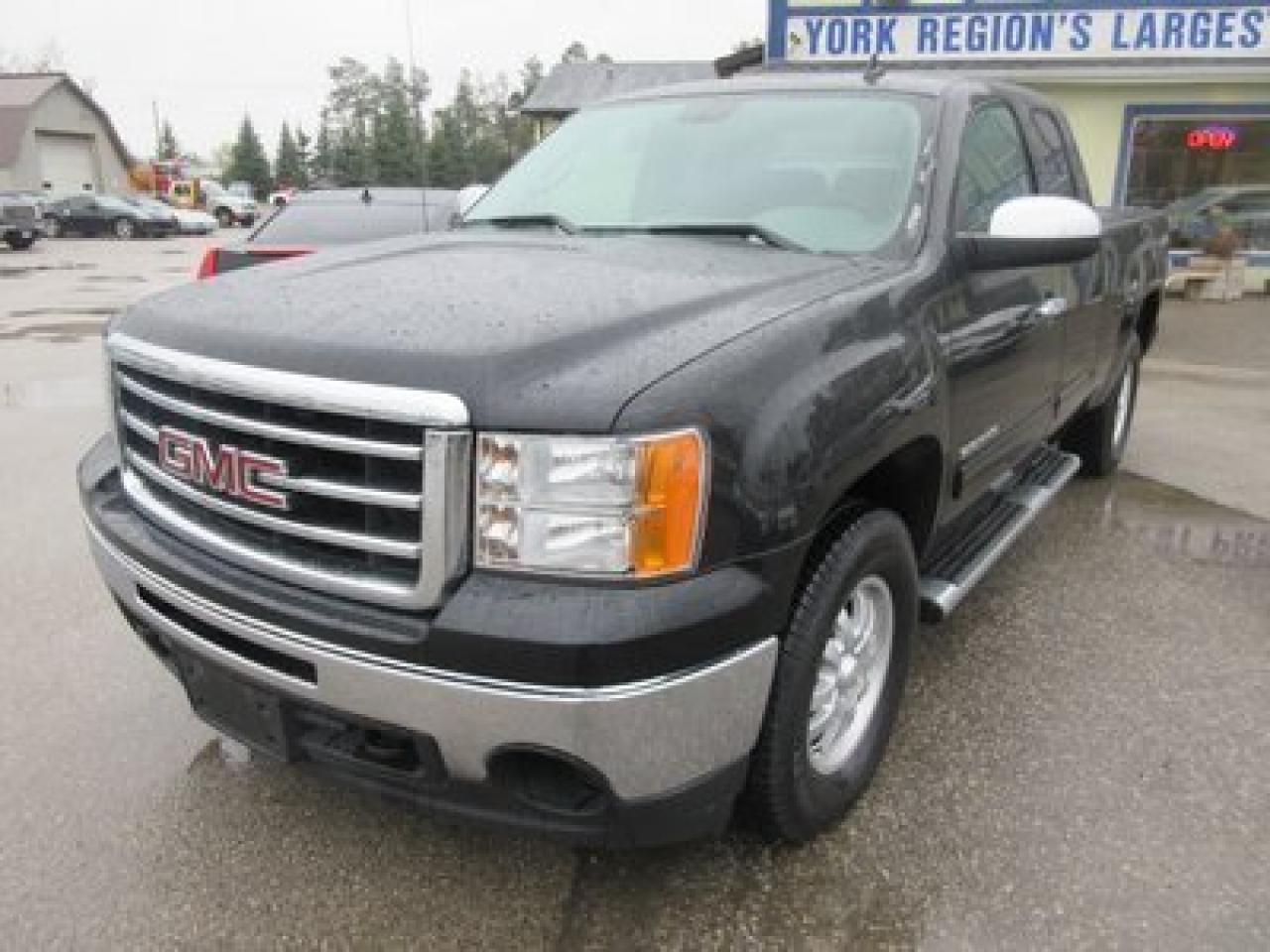 Used 2013 GMC Sierra 1500 POWER EQUIPPED SLE EDITION 6 PASSENGER 4.8L - V8 ENGINE.. 4X4.. EXT-CAB.. SHORTY.. CD/AUX INPUT.. KEYLESS ENTRY.. for sale in Uxbridge, ON