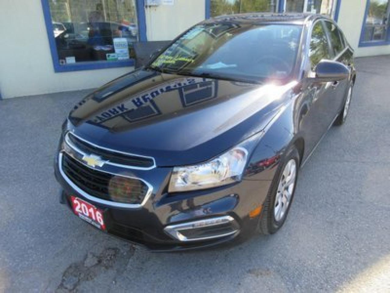 Used 2016 Chevrolet Cruze FUEL EFFICIENT LT MODEL 5 PASSENGER 1.4L - DOHC TURBO ENGINE.. TOUCH SCREEN.. BACK-UP CAMERA.. FACTORY WARRANTY.. for sale in Uxbridge, ON