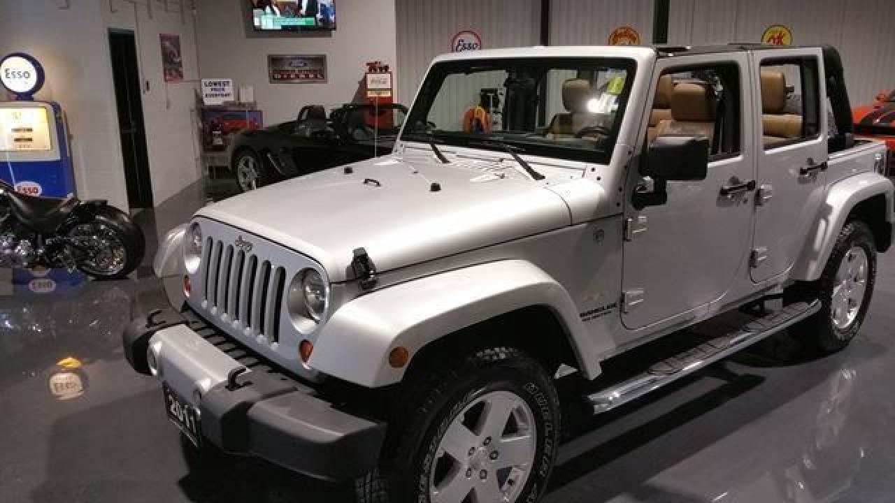 Used 2011 Jeep Wrangler Unlimited SAHARA 4DR 4X4 **AUTOMATIC & LEATHER** for sale in Ottawa, ON