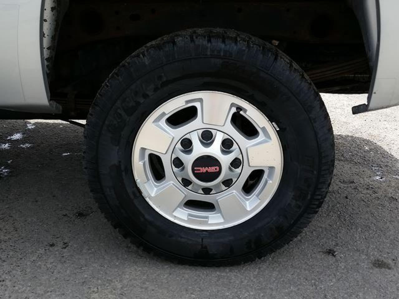 640878