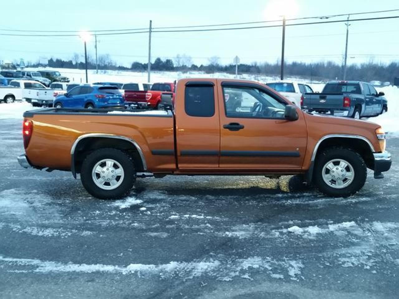 640893