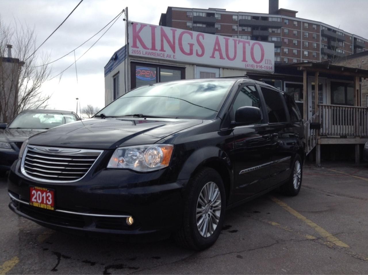 Used 2013 Chrysler Town & Country Touring 7 PASS, BACK-UP CAM, LEATHER, POWER DOORS for sale in Hamilton, ON