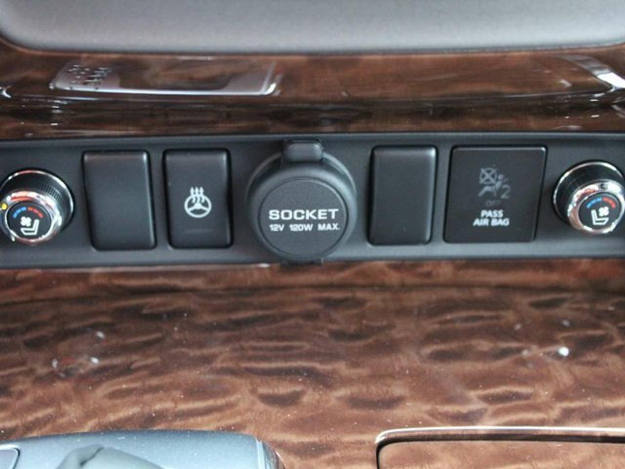 640933.11216845