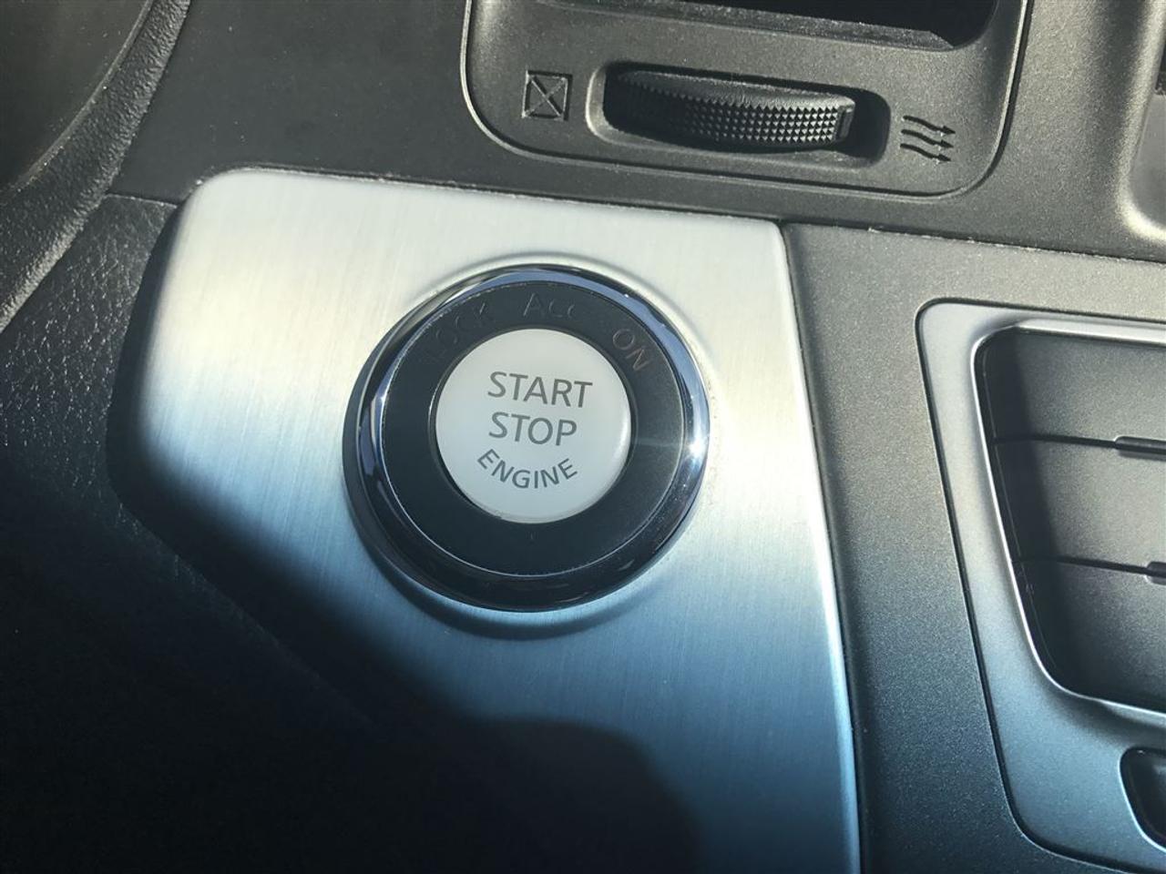 641383.11220396