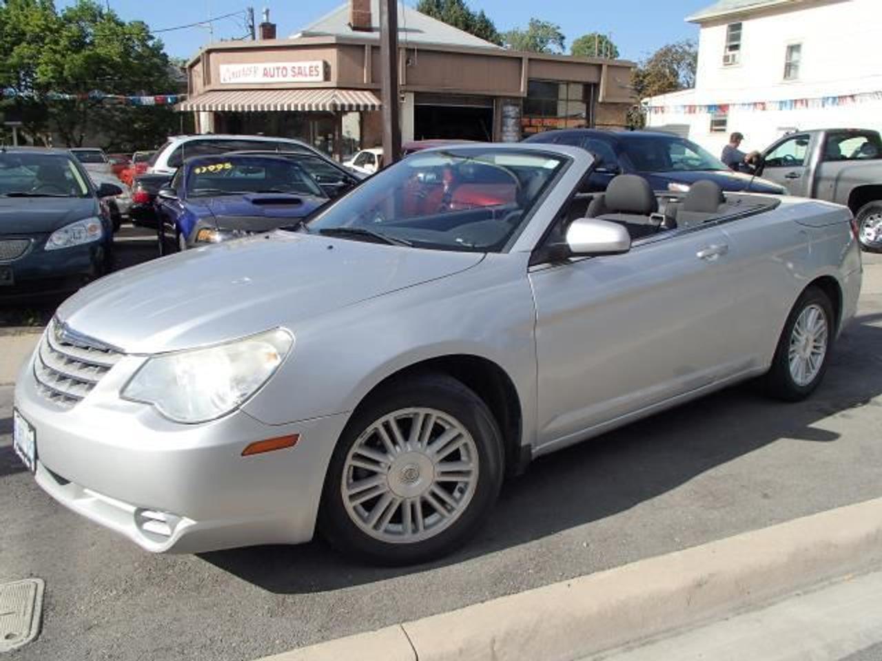 U.S. vehicle - rust-free Florida car! Odometer reads 71,000 miles. Beautiful silver colour.Black interior Go topless! 6 cyl 2.7 L engine***WE CAN FINANCE ANYONE!!! GOOD CREDIT FROM 5.99% OAC - CALL FOR DETAILS***