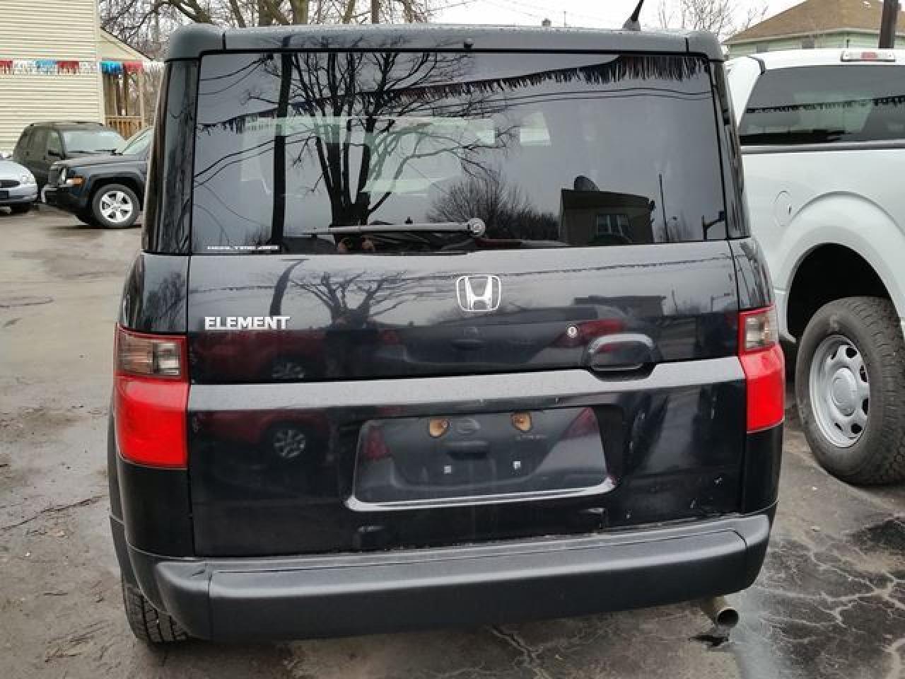 641643