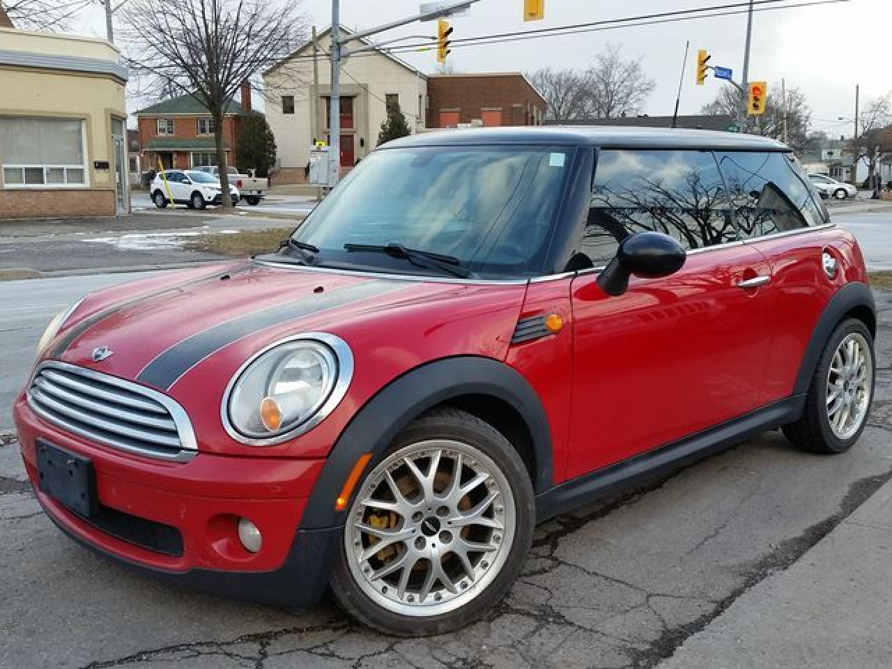 Used 2009 Mini Cooper Hardtop Classic 6spd for sale in St Catharines, ON