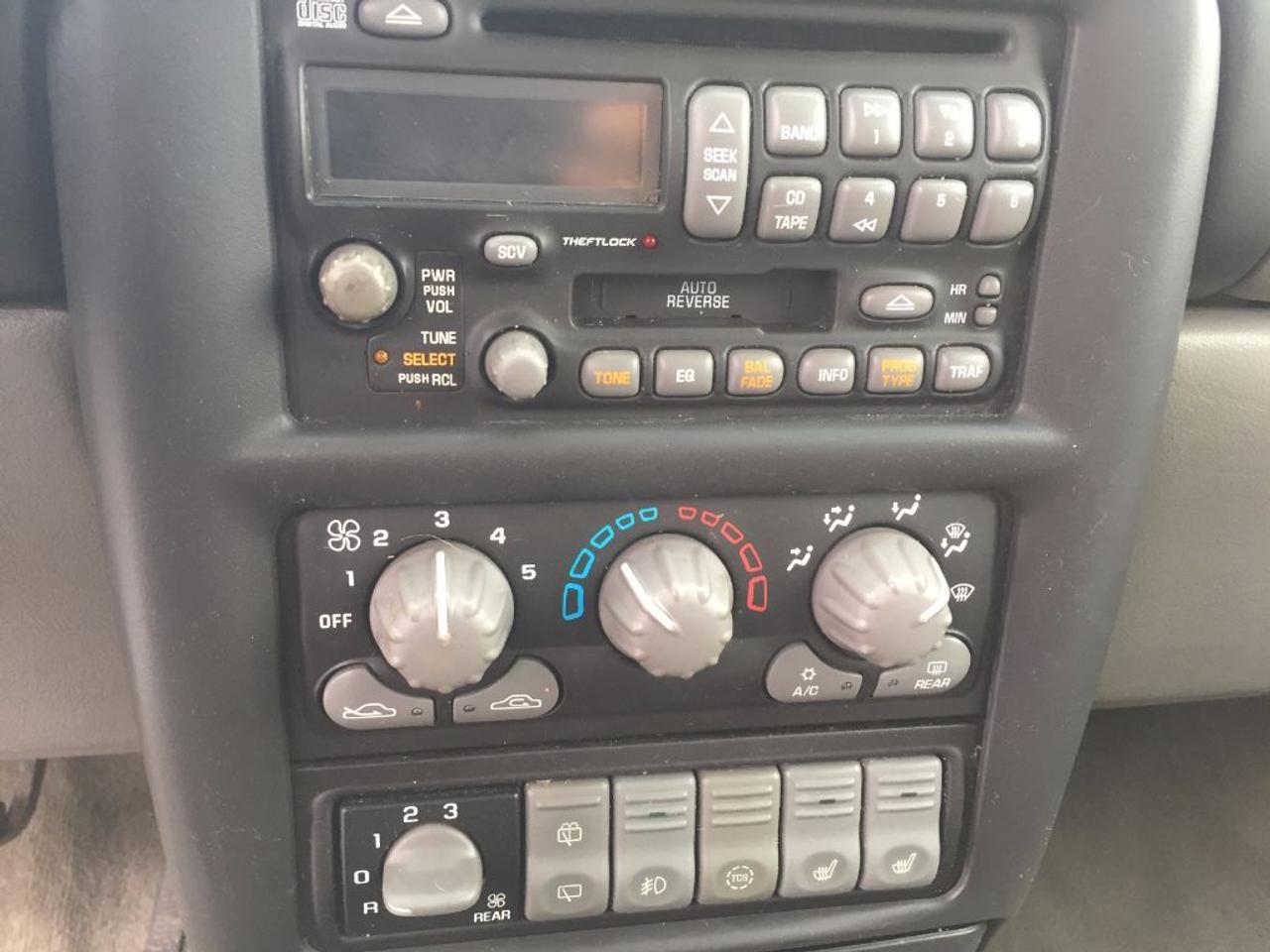 641686.11224944
