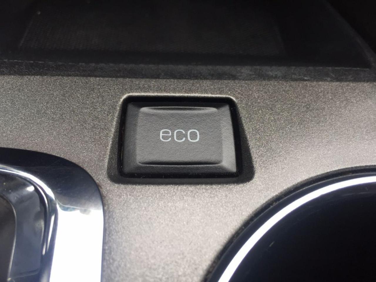641993