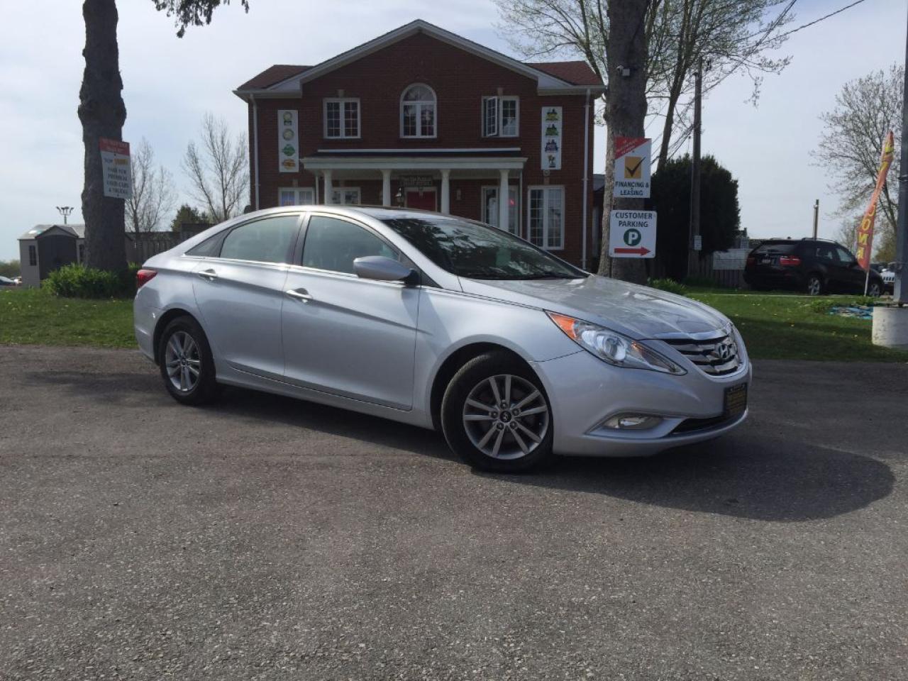 Used 2011 Hyundai Sonata GLS-$53/Wk-CleanCarproof-HtdSts-Bluetooth-SunRoof for sale in Gloucester, ON