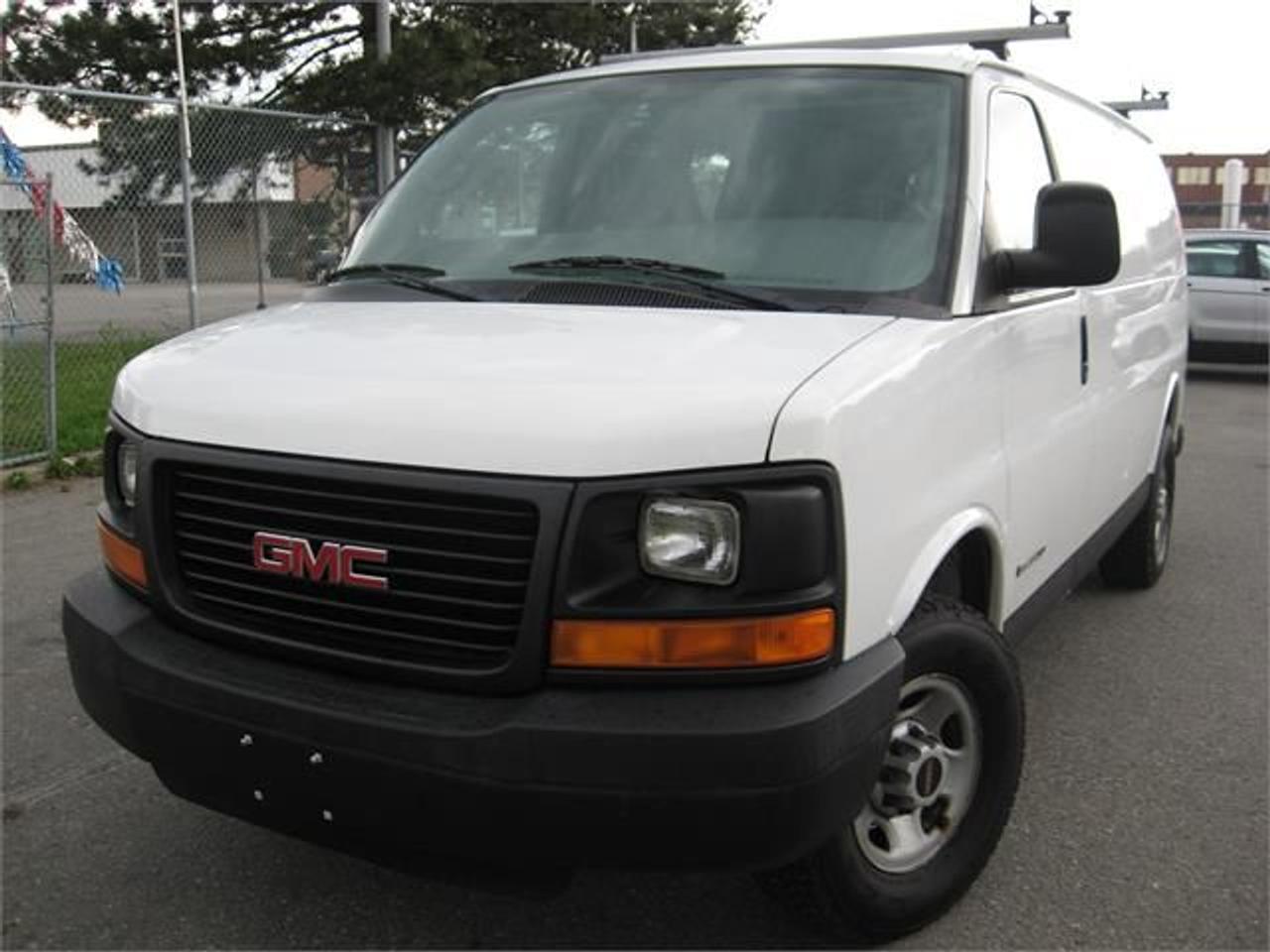 Used 2005 GMC Savana Cargo Van for sale in North York, ON