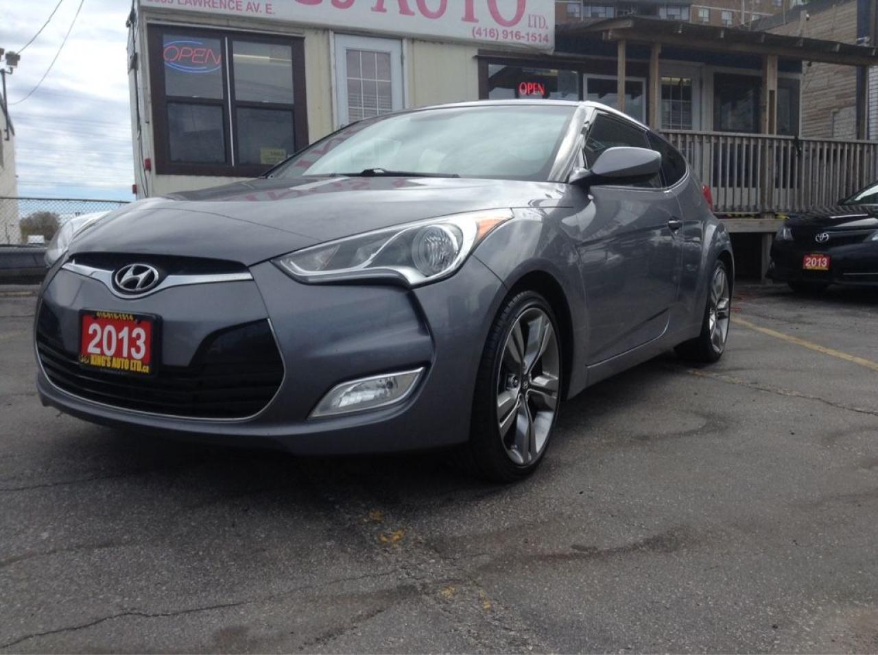 Used 2013 Hyundai Veloster w/Tech, MANUAL, SUNROOF, NAVI, LEATHER for sale in Bloomingdale, ON