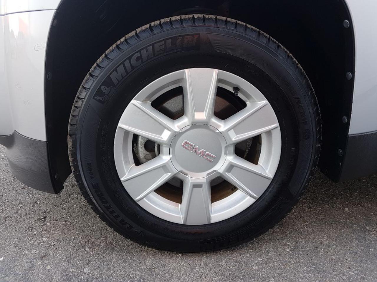 642978