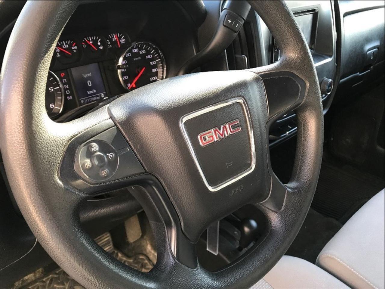 643015
