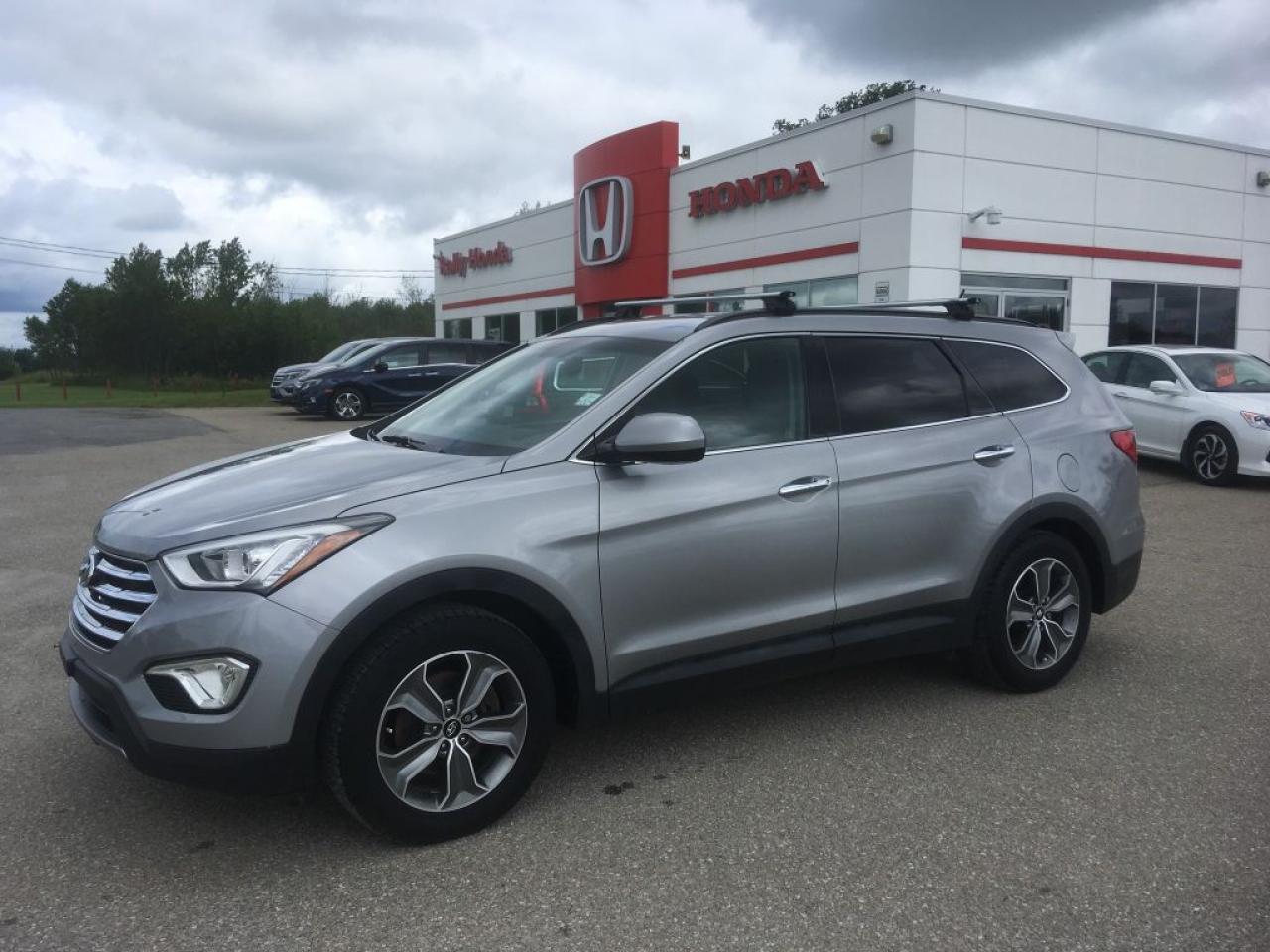 Used 2014 Hyundai Santa Fe XL FWD for sale in Smiths Falls, ON