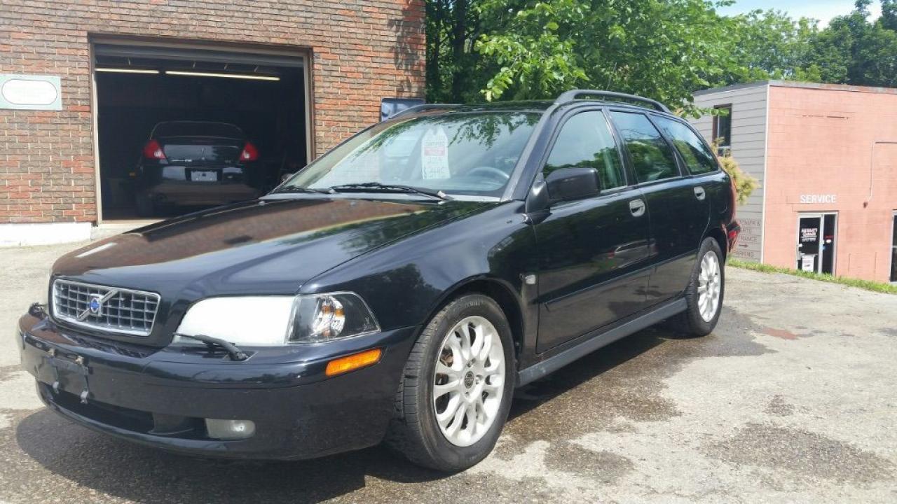 Used 2004 Volvo V40  for sale in Guelph, ON