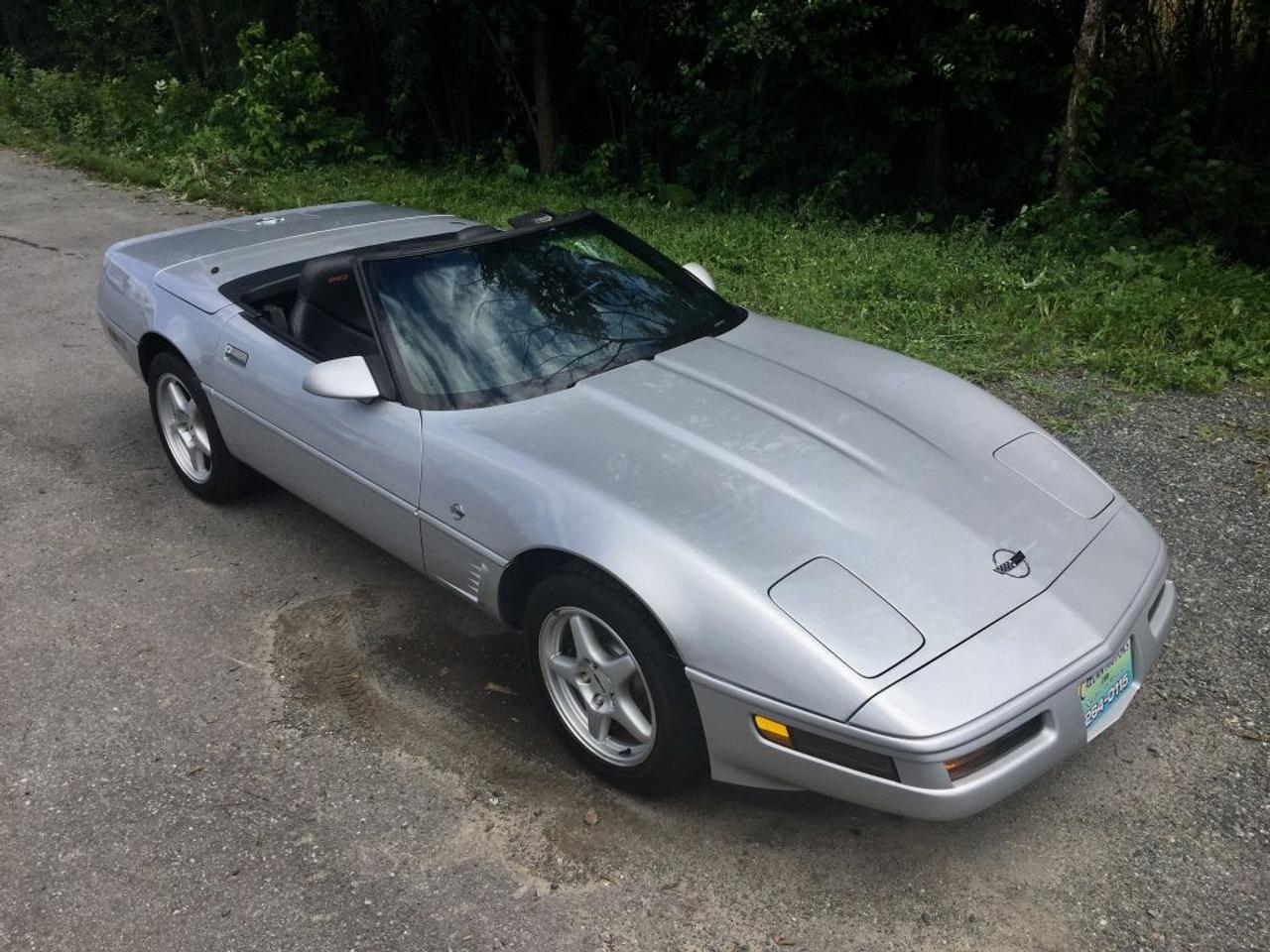 <p>Another quality trade in here at Callan Motors , this car is in amazing shape , well maintained , ltd edition car , fully loaded . Last year for this style ,If you are looking for a corvette for under 20 grand , slide by and take a look at this one</p>