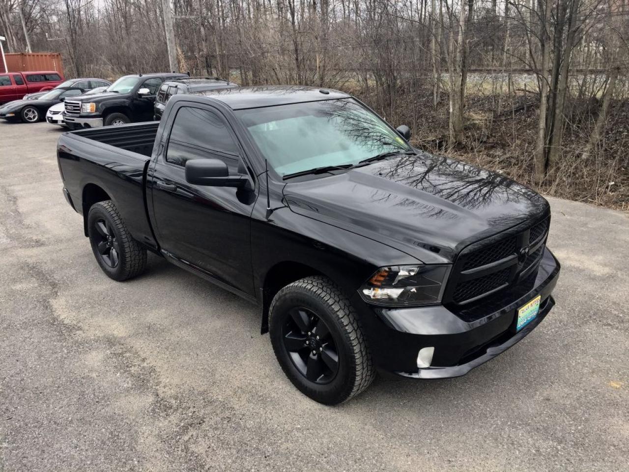Used 2016 Ram 1500 Express 4x4 short box for sale in Perth, ON