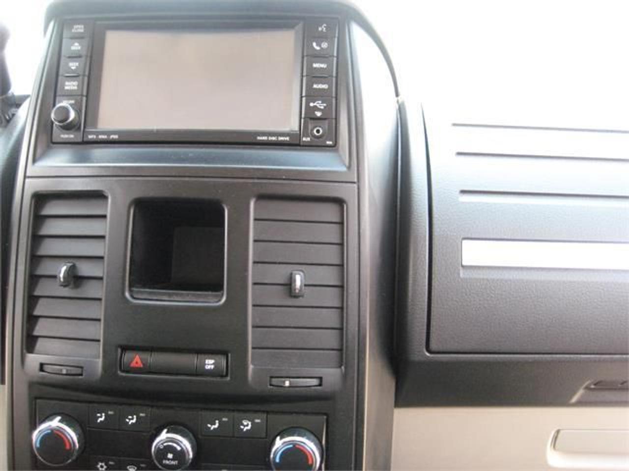 643352.11251572