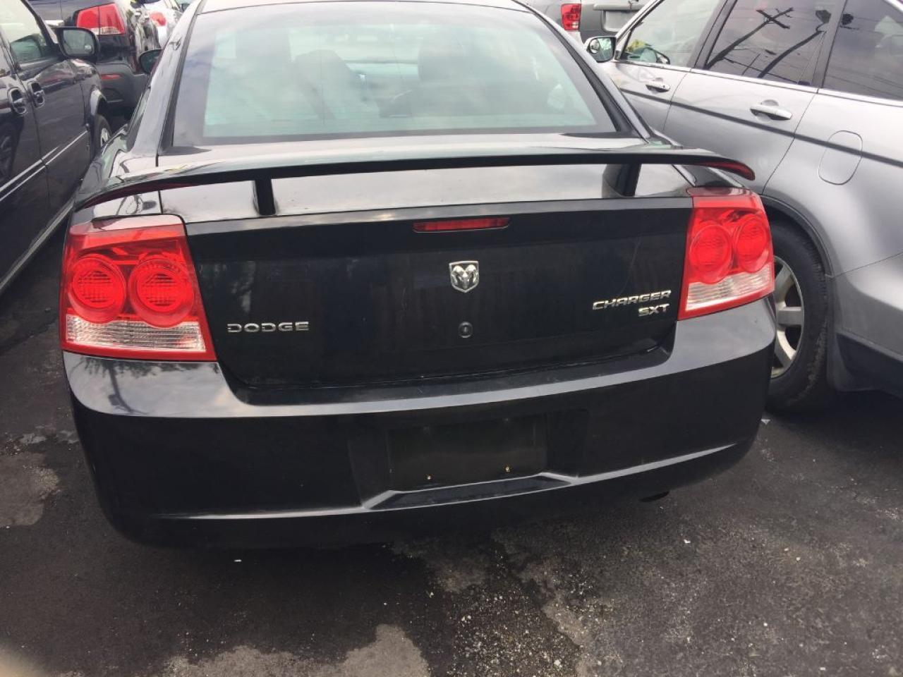 643358
