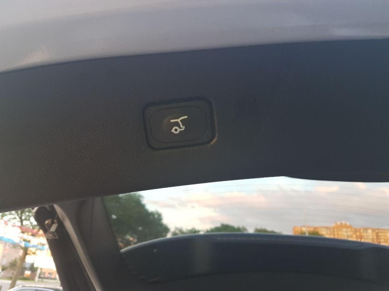 643427